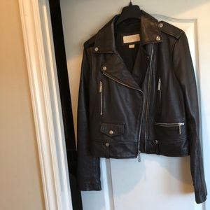 AMAZING Michael Kors 100% Leather coat size M. EXCELLENT condition!